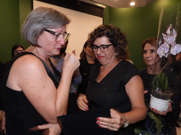 Entrega  da Placa a Senhora Clarice          