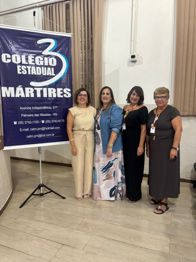 Presidente, Conselheira Nirlene e Equipe